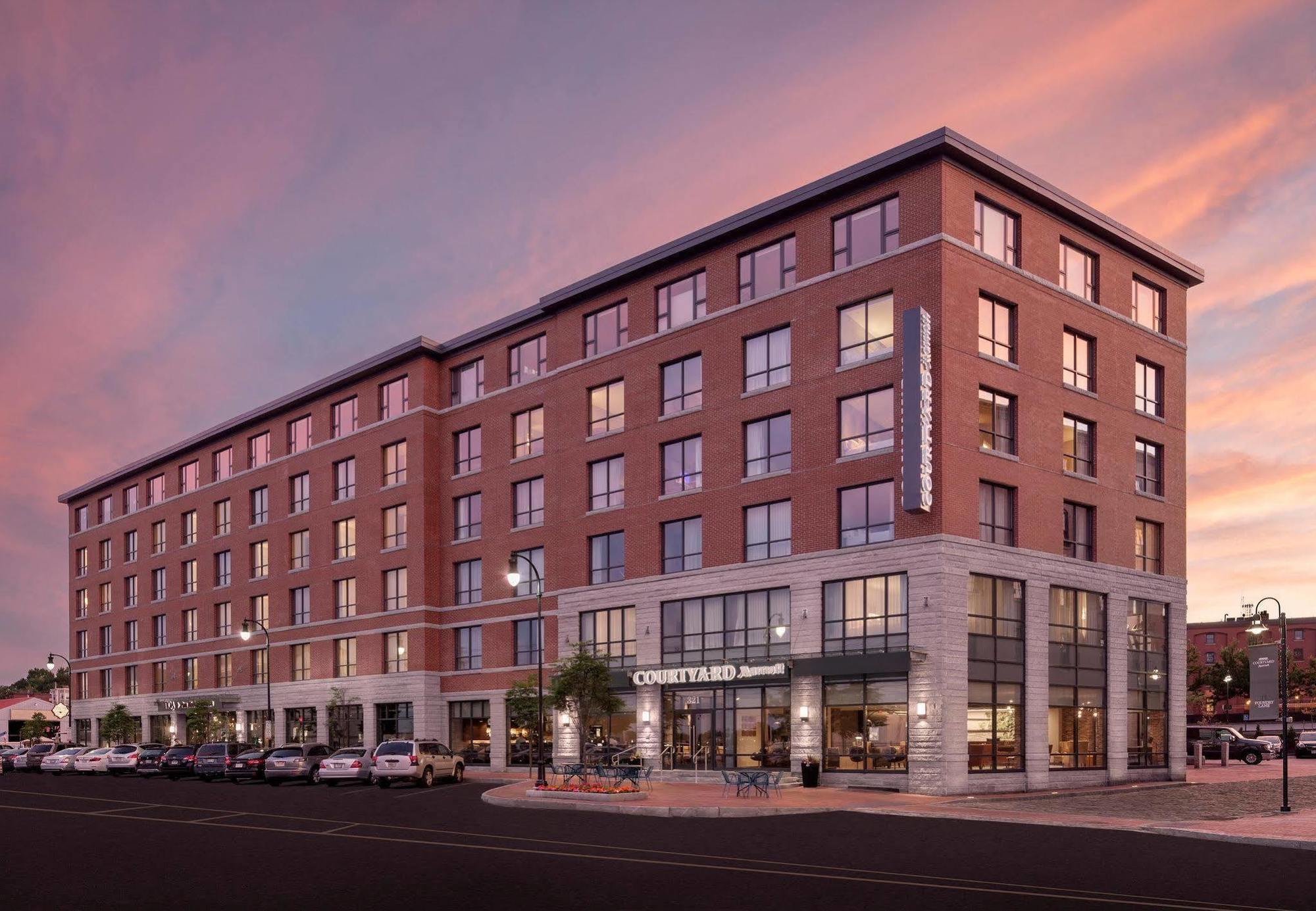 Courtyard By Marriott Portland Downtown/Waterfront Hotel Exterior foto